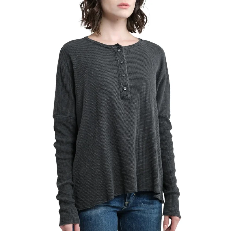 Abbot Slim Sleeve Henley Top In Pigment Black