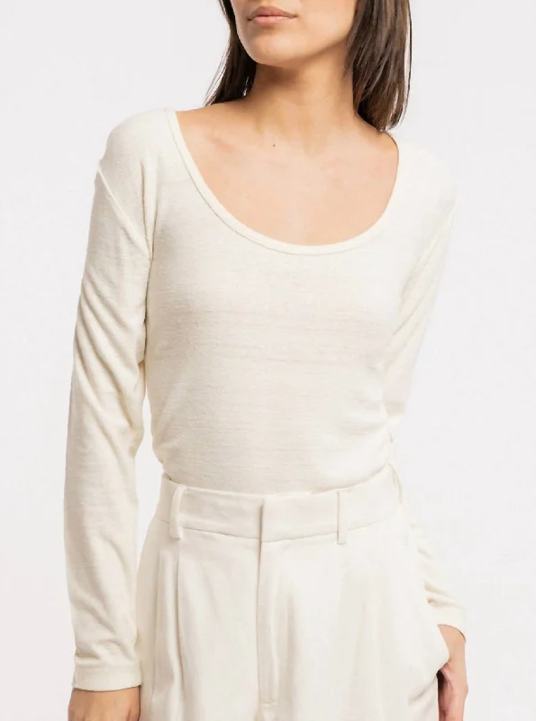 Ballet Scoop Neck Tee In Ivory